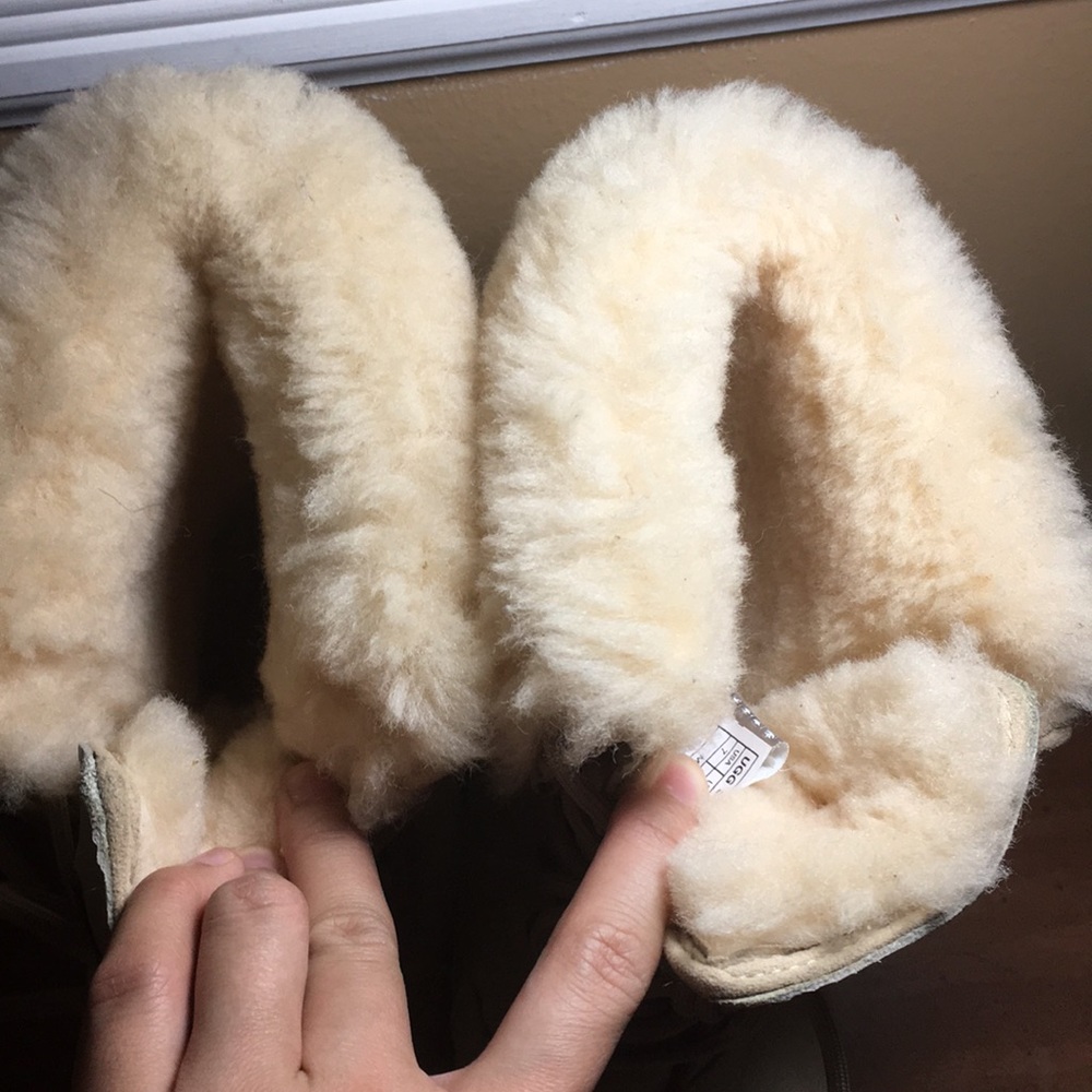 UGG boots authentic - Picture 2 of 8